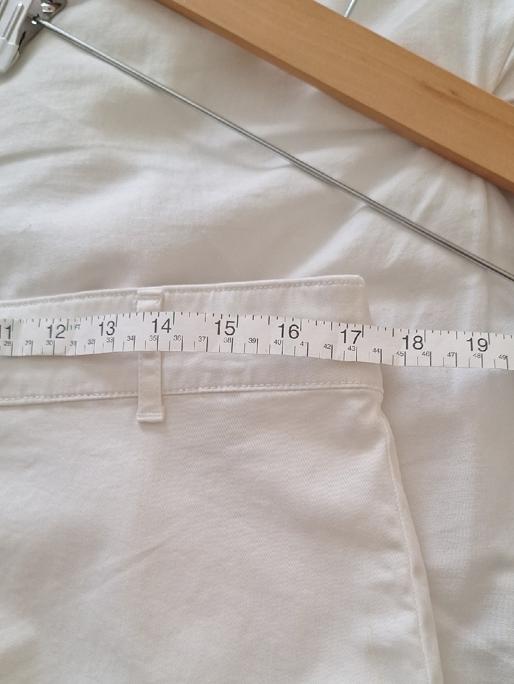 White Knee Length Skirt Medium M Petite P Slim Skirt 21in Stretch - Picture 7 of 9
